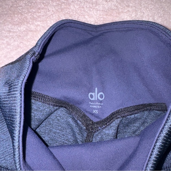 Navy High-Waisted Alo Leggings - Picture 5 of 6